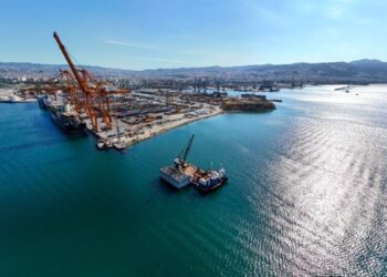 Ξεκίνησε το έργο του 6ου προβλήτα, τοποθετήθηκε το πρώτο caisson του νέου κρηπιδώματoς