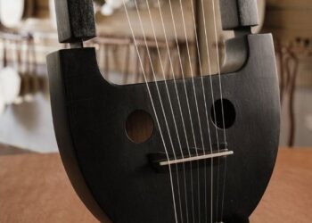 Η αρχαία ελληνική λύρα στο BBC και στο Guildhall School of Music & Drama του Λονδίνου