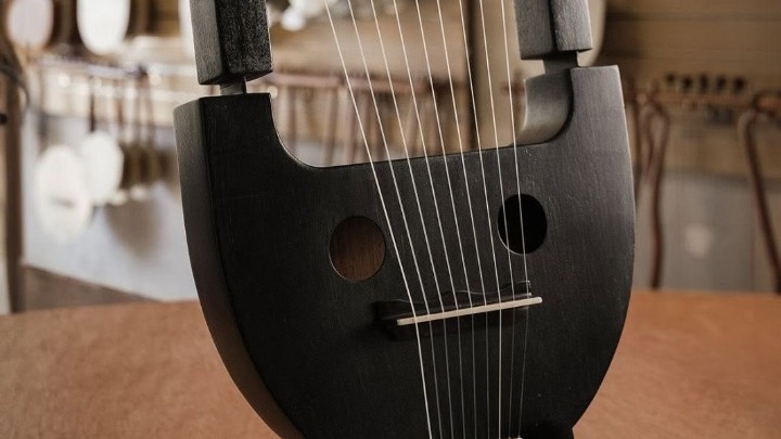 Η αρχαία ελληνική λύρα στο BBC και στο Guildhall School of Music & Drama του Λονδίνου