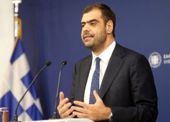 Μαρινάκης: «Να πέσουν οι μάσκες»