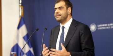 Μαρινάκης: «Να πέσουν οι μάσκες»