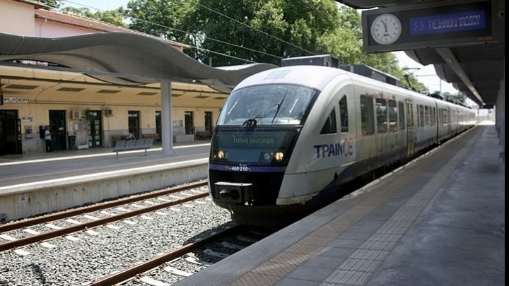 Hellenic Train: Καθυστερήσεις σε δρομολόγια του Προαστιακού Αθηνών λόγω πυρκαγιάς