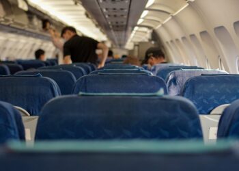 Πανικός σε πτήση από Θεσσαλονίκη: Επιβάτης εκτός ελέγχου οδήγησε σε αναγκαστική προσγείωση