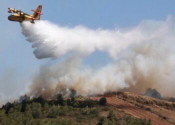 Παρατείνεται για ένα 24ωρο η παραμονή της ελληνικής αποστολής εναέριων μέσων στις μεγάλες δασικές πυρκαγιές της Ισπανίας