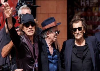 Οι Rolling Stones ισοφαρίζουν τους Beatles με 15ο άλμπουμ στην κορυφή του βρετανικού τσαρτ