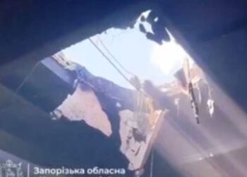 Σοκαριστικό βίντεο από τη Ζαπορίζια: Ρωσικό drone πέφτει σε πισίνα την ώρα που κολυμπούσαν άνθρωποι