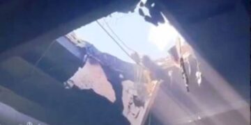 Σοκαριστικό βίντεο από τη Ζαπορίζια: Ρωσικό drone πέφτει σε πισίνα την ώρα που κολυμπούσαν άνθρωποι