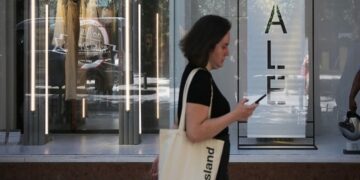Πρεμιέρα για τις θερινές εκπτώσεις στις 13 Ιουλίου – Οι βασικές υποχρεώσεις των επιχειρήσεων