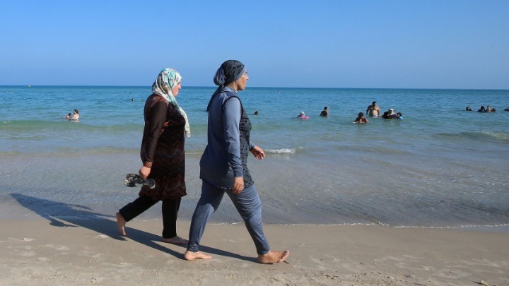 Αυστρία: Παράνομη κρίθηκε η απαγόρευση του μπουρκίνι σε ξενοδοχείο – Δικαιώθηκαν δύο μουσουλμάνες