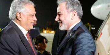 Μέση Ανατολή: Τηλεφωνική επικοινωνία των ΥΠΕΞ Πακιστάν και Ιράν για τις τελευταίες εξελίξεις