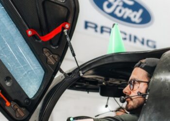 Ο V8 κινητήρας του Ford Hypercar παίρνει για πρώτη φορά μπροστά