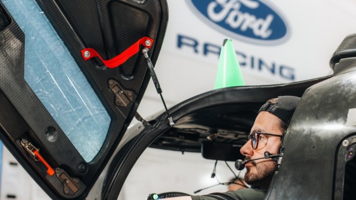 Ο V8 κινητήρας του Ford Hypercar παίρνει για πρώτη φορά μπροστά