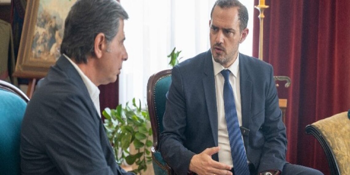 Συνάντηση Γκιουλέκα – Κώτσηρα στο ΥΜΑΘ