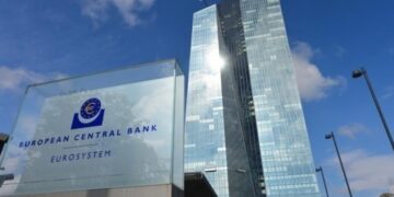 ΕΚΤ: Αμετάβλητα διατήρησε τα επιτόκια