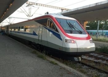 Θεσσαλονίκη: Έφτασαν οι δύο νέοι υβριδικοί συρμοί Intercity