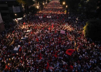 «Η Αλβανία δεν πωλείται»: Επιμένουν τα Ροζ Φλαμίνγκο και ζητούν την παραίτηση Ράμα (Video)