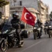 Κομοτηνή: Προκλητική εμφάνιση Τούρκων εθνικιστών δύο ημέρες πριν από την εθνική εορτή της χώρας τους (Video)