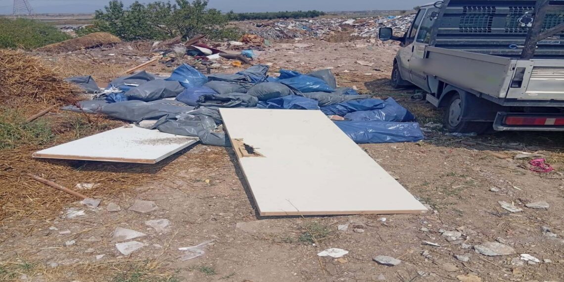 Θεσσαλονίκη: Πετούσαν μπάζα σε χωράφι επί τρία χρόνια – Εστία μόλυνσης με κίνδυνο πυρκαγιάς