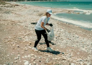 ΔΕΗ: Πέντε χρόνια δράσεων για την προστασία των ελληνικών ακτών με νέο σταθμό τη Ρόδο