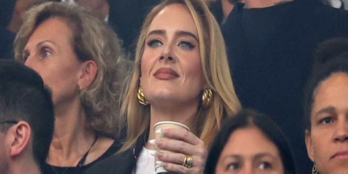 Η Adele αποθεώνει τη Σελίν Ντιόν και την επιρροή της
