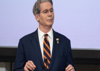 Μπέσεντ: Οι ΗΠΑ θα κόψουν κάθε οικονομικό πόρο του Ιράν