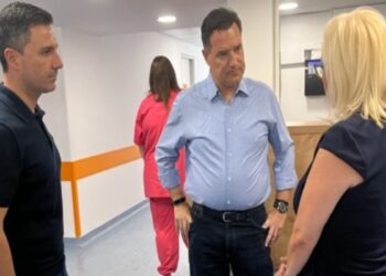 Επίσκεψη Γεωργιάδη σε δομές υγείας της Δ. Αττικής λόγω των πυρκαγιών- «Το ΕΣΥ είναι έτοιμο για κάθε ενδεχόμενο»