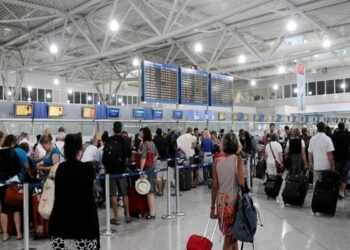 Από σήμερα μόνο με νέου τύπου ταυτότητα ή διαβατήριο τα ταξίδια στο εξωτερικό