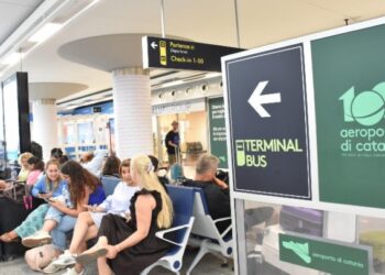 Ιταλία: Η έκρηξη της Αίτνας «πάγωσε» τις πτήσεις στο αεροδρόμιο της Κατάνιας