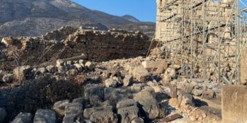 Αυτοψία Λίνας Μενδώνη στα Αιγόσθενα μετά το πέρασμα της πυρκαγιάς