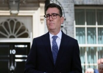 Βρετανία: Ο πρωθυπουργός Μπέρναμ δεσμεύθηκε ότι δεν θα υπάρχουν άστεγοι στους δρόμους της Αγγλίας ως τα Χριστούγεννα