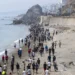 Από το όνειρο στην απογοήτευση: Χιλιάδες μετανάστες εγκαταλείπουν τη Θέουτα και επιστρέφουν στο Μαρόκο (video)