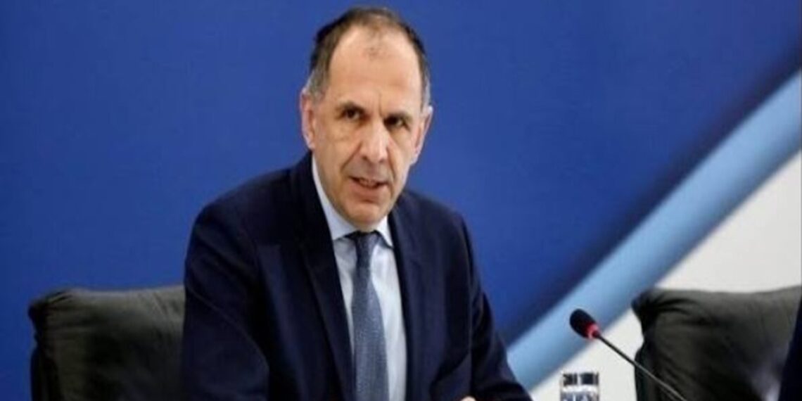 Γεραπετρίτης: «Απολύτως ψευδές» δημοσίευμα εφημερίδας – «Αναμένω την πλήρη και αμελλητί ανασκευή του»