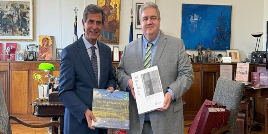 Διαδικτυακή γνωριμία κατέληξε σε συλλήψεις