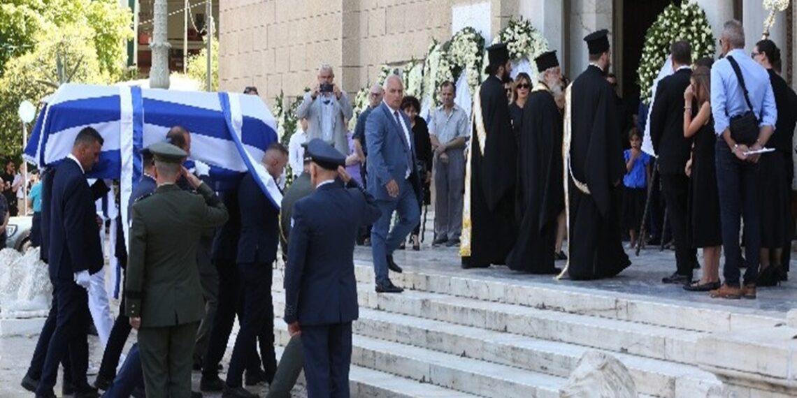 Το τελευταίο αντίο στον Γιάννη Βαρβιτσιώτη – Μητσοτάκης: Μας αφήνεις βαριά κληρονομιά