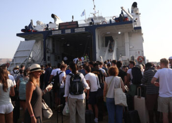 Τουρισμός για Όλους 2026: Ποια ΑΦΜ μπαίνουν σήμερα και ποιοι παίρνουν 600 ευρώ