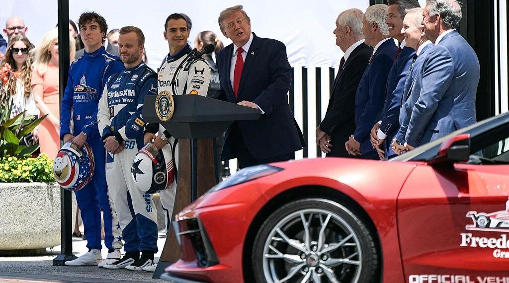 Τραμπ σε πρώτο πλάνο στο Freedom 250: Πράσινη σημαία, «The Beast» και IndyCar στους δρόμους της Ουάσινγκτον (Video)