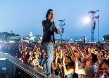 Οι Nick Cave and the Bad Seeds έδωσαν συναυλία – έκπληξη σε ταράτσα δισκοπωλείου