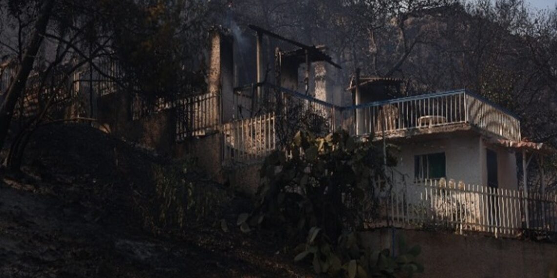 Σαλαμίνα: Στους 502 οι απεγκλωβισμένοι από θαλάσσης – 362 μεταφέρονται στη Φανερωμένη