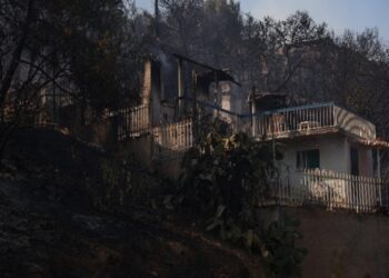 Σαλαμίνα: Στους 502 οι απεγκλωβισμένοι από θαλάσσης – 362 μεταφέρονται στη Φανερωμένη