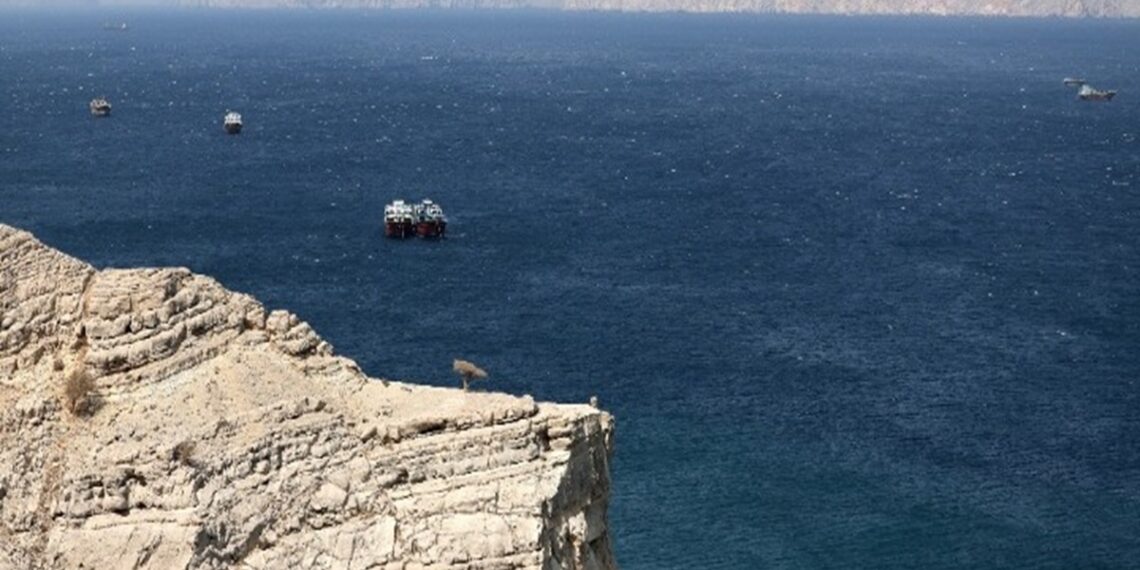 Ιράν: Τα Στενά του Ορμούζ θα παραμείνουν κλειστά εκτός αν οι ΗΠΑ αποδεχθούν τους όρους μας