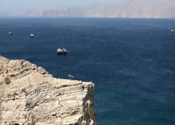 Ιράν: Τα Στενά του Ορμούζ θα παραμείνουν κλειστά εκτός αν οι ΗΠΑ αποδεχθούν τους όρους μας