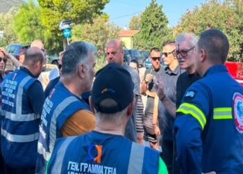 Στο Πόρτο Γερμενό ο Ευάγελλος Τουρνάς – Αυτοψία στις πυρόπληκτες περιοχές της Δυτικής Αττικής