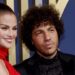 Η Σελίνα Γκόμεζ στο νέο βίντεο κλιπ του συζύγου της, Μπένι Μπλάνκο