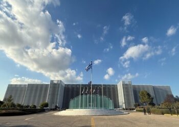 ΥΠΕΘΑ: 63,5 εκατ. ευρώ για την ενεργειακή αναβάθμιση και τον εκσυγχρονισμό στρατιωτικών εργοστασίων