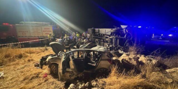 Τουρκία: Επτά νεκροί και 13 τραυματίες σε σύγκρουση λεωφορείου με αυτοκίνητο