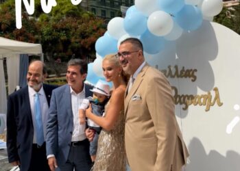 Με λαμπερές παρουσίες η βάφτιση του μικρού Αχιλλέα