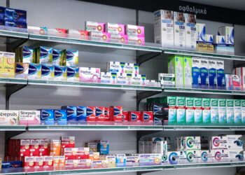 ΠΦΣ: Δεν προβλέπεται η παρασκευή στείρων διαλυμάτων στο εργαστήριο ιδιωτικού φαρμακείου