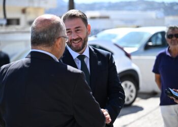 Ανδρουλάκης από Σαντορίνη: Προστιθέμενη αξία σε πρωτογενή τομέα, μεταποίηση και τουρισμό