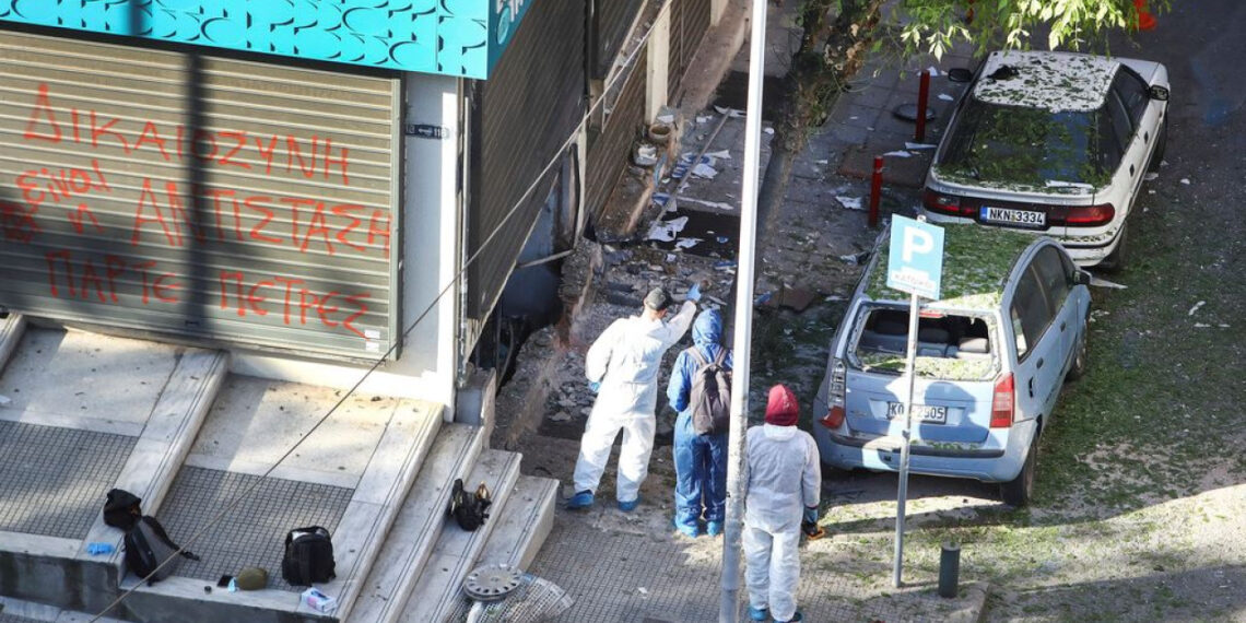 Δίκη για την έκρηξη σε τράπεζα στη Θεσσαλονίκη: «Στόχος ήταν τα ΑΤΜ» – Οι απολογίες των κατηγορουμένων