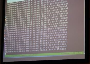 ΗΠΑ: Χάκερ λένε ότι έκλεψαν δεδομένα «χιλιάδων εργαζομένων» του FBI